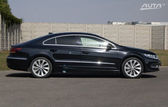 Volkswagen CC 1.4 TSI BlueMotion Technology, 118 kW, A7 / AJ NA SPLÁTKY / PROTIÚČET / 2013 černá