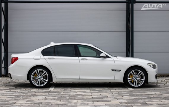 BMW 740d XDRIVE 2011 225kW 2011 bílá