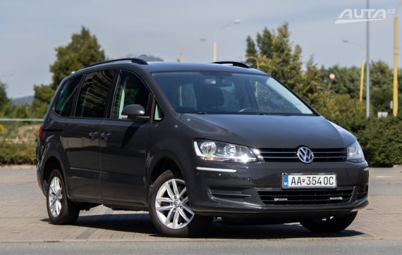 Volkswagen Sharan 2.0 TDI BMT Trendline / 103kW / M6 / ZÁRUKA / AJ NA SPLÁTKY / PROTIÚČET 2012 šedá