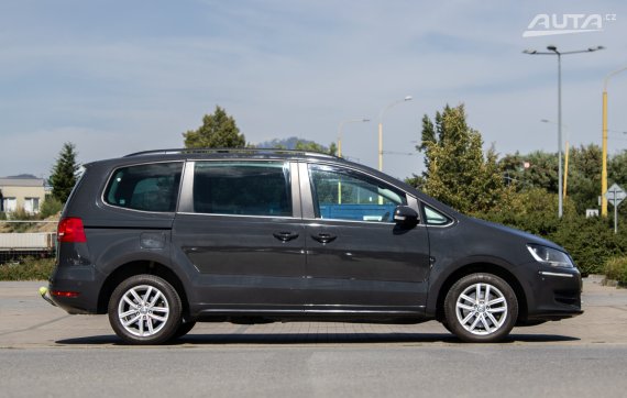 Volkswagen Sharan 2.0 TDI BMT Trendline / 103kW / M6 / ZÁRUKA / AJ NA SPLÁTKY / PROTIÚČET 2012 šedá