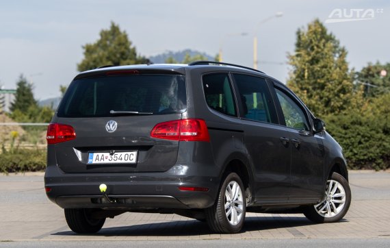 Volkswagen Sharan 2.0 TDI BMT Trendline / 103kW / M6 / ZÁRUKA / AJ NA SPLÁTKY / PROTIÚČET 2012 šedá