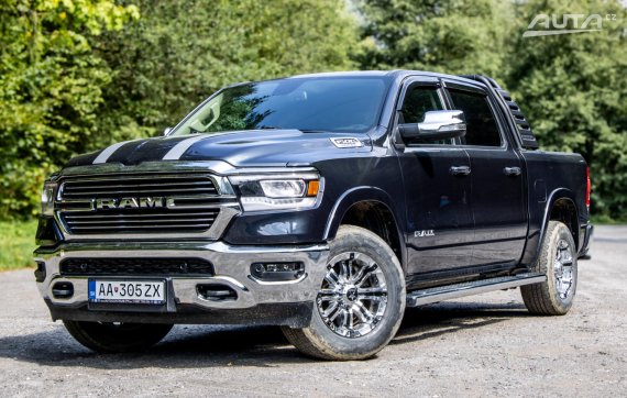 Dodge RAM LARAMIE 1500 2020 AT/8 295kW 4x4 / AJ NA SPLÁTKY / PROTIÚČET 2020 - hlavní pohled