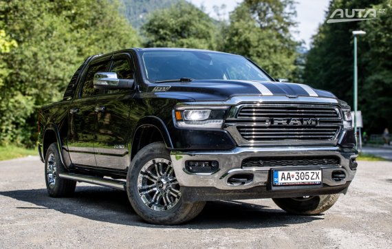 Dodge RAM LARAMIE 1500 2020 AT/8 295kW 4x4 / AJ NA SPLÁTKY / PROTIÚČET 2020 šedá