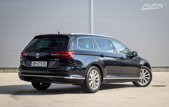 Volkswagen Passat Variant 2.0 TDI BMT DSG, 110kW, A6 / AJ NA SPLÁTKY / PROTIÚČET / 2015 černá