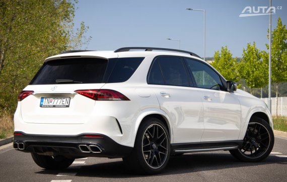 Mercedes-Benz GLE SUV 300d 7 MIEST 2021 bílá