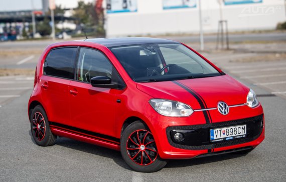 Volkswagen Up! 1.0 BMT 75k 55kW MT/5 2013 / AJ NA SPLÁTKY / PROTIÚČET 2013 červená