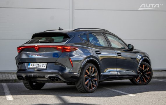 Cupra Formentor AT/7 245kW 4x4 / AJ NA SPLÁTKY / PROTIÚČET 2025 šedá