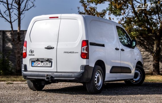 Toyota Proace City MT/5 75kW 2022 / AJ NA SPLÁTKY / PROTIÚČET 2022 bílá