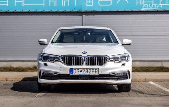 BMW Rad 5 520d Luxury line 140kW AT/8 RWD 2017 / AJ NA SPLÁTKY / PROTIÚČET 2017 bílá