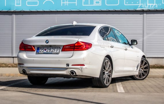BMW Rad 5 520d Luxury line 140kW AT/8 RWD 2017 / AJ NA SPLÁTKY / PROTIÚČET 2017 bílá