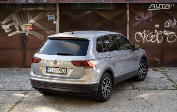 Volkswagen Tiguan 2.0 TDI Comfortline DSG, 110kW (2017) / AJ NA SPLÁTKY / PROTIÚČET / 2017 stříbrná metalíza