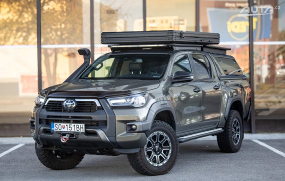 Toyota Hilux DC 2.8 D-4D Invincible AT/6 4x4 150kW 2022 / AJ NA SPLÁTKY / PROTIÚČET