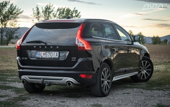 Volvo XC60 D5 AWD R-Design Geartronic, 158kW, A6 / AJ NA SPLÁTKY / PROTIÚČET / 2012 černá