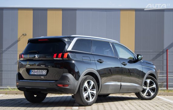 Peugeot 5008 1.5 BlueHDi Allure / 96kW / A8 / ZÁRUKA / AJ NA SPLÁTKY / PROTIÚČET 2020 černá
