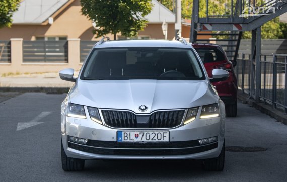Škoda Octavia Combi 1.6 TDI Style / 85kW / M5 / ZÁRUKA / AJ NA SPLÁTKY / PROTIÚČET 2017 stříbrná metalíza