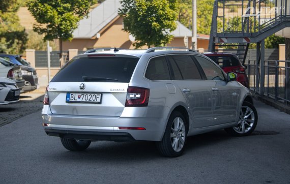 Škoda Octavia Combi 1.6 TDI Style / 85kW / M5 / ZÁRUKA / AJ NA SPLÁTKY / PROTIÚČET 2017 stříbrná metalíza