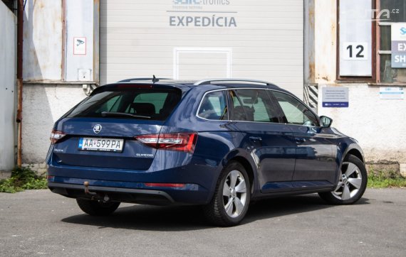 Škoda Superb Combi 1.6 TDI, 88kW (2017) / AJ NA SPLÁTKY / PROTIÚČET / 2017 modrá