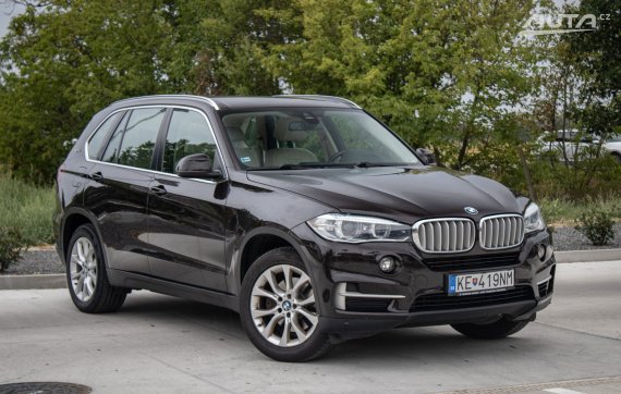 BMW X5 xDrive40e Plug-in Hybrid, A/T, 230 kW (2016) / AJ NA SPLÁTKY / PROTIÚČET / 2016 hnědá