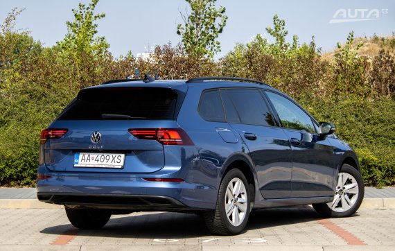 Volkswagen Golf Variant 2.0 TDI Life 2025 modrá
