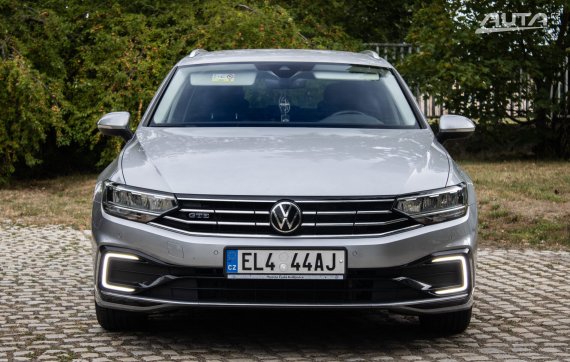 Volkswagen Passat 1.4 TSI GTE 2020 2020 šedá