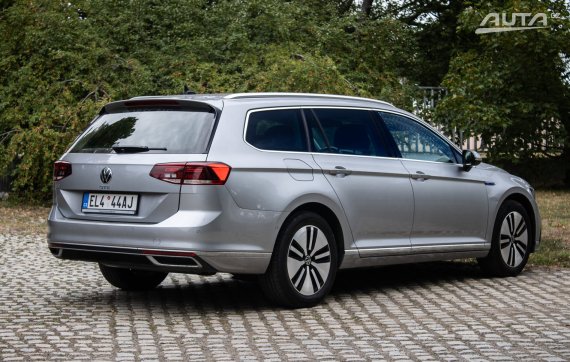 Volkswagen Passat 1.4 TSI GTE 2020 2020 šedá