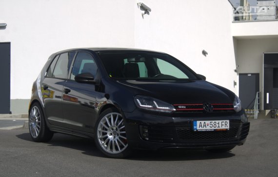 Volkswagen Golf 2.0 TFSI GTI DSG / 155kW / A6 / AJ NA SPLÁTKY / PROTIÚČET 2009 černá