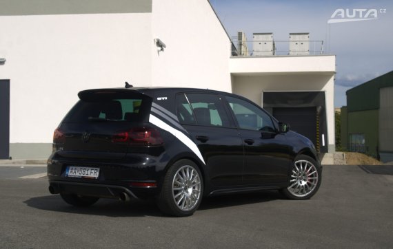 Volkswagen Golf 2.0 TFSI GTI DSG / 155kW / A6 / AJ NA SPLÁTKY / PROTIÚČET 2009 černá