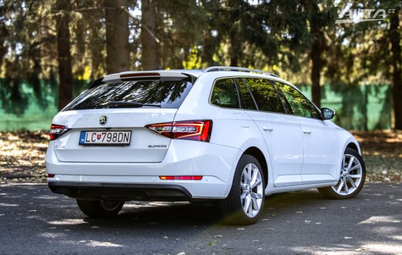 Škoda Superb Combi 2.0 TDI 190k Style + 140kW AT/6 / AJ NA SPLÁTKY / PROTIÚČET 2016 bílá