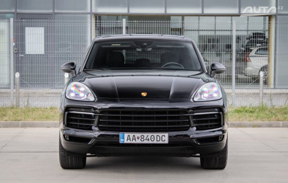 Porsche Cayenne E-Hybrid 4x4 A/T, 250kW, A8 / AJ NA SPLÁTKY / PROTIÚČET / 2022 černá