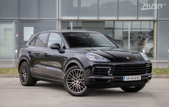 Porsche Cayenne E-Hybrid 4x4 A/T, 250kW, A8 / AJ NA SPLÁTKY / PROTIÚČET / 2022 černá