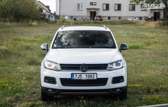 Volkswagen Touareg 3.0 TDI 4x4 A/T, 180kW (2013) 2013 bílá