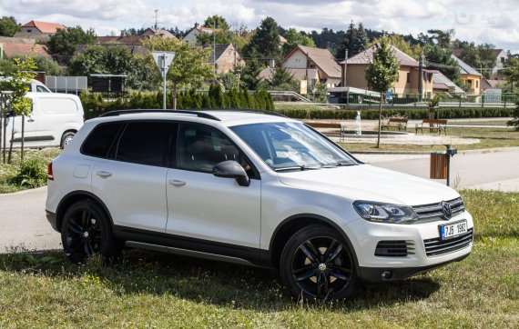 Volkswagen Touareg 3.0 TDI 4x4 A/T, 180kW (2013) 2013 bílá