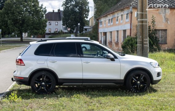 Volkswagen Touareg 3.0 TDI 4x4 A/T, 180kW (2013) 2013 bílá