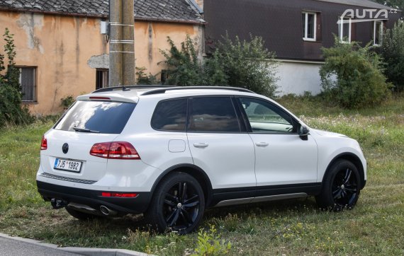 Volkswagen Touareg 3.0 TDI 4x4 A/T, 180kW (2013) 2013 bílá