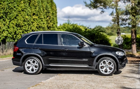BMW X5 xDrive40d 225kW AT/8 / AJ NA SPLÁTKY / PROTIÚČET 2013 černá