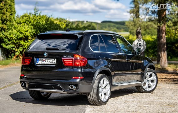 BMW X5 xDrive40d 225kW AT/8 / AJ NA SPLÁTKY / PROTIÚČET 2013 černá