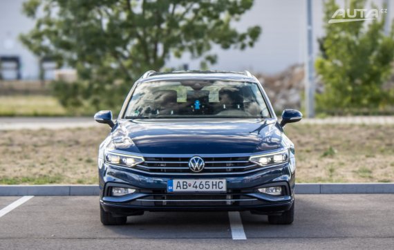 Volkswagen Passat Variant 2.0 TDI Elegance 147kW AT/7 / AJ NA SPLÁTKY / PROTIÚČET 2023 modrá
