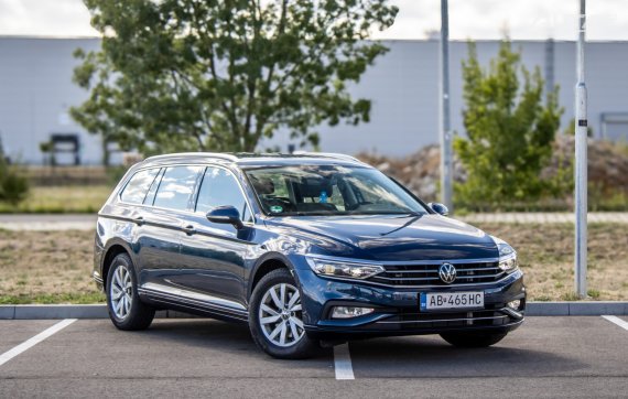Volkswagen Passat Variant 2.0 TDI Elegance 147kW AT/7 / AJ NA SPLÁTKY / PROTIÚČET 2023 modrá