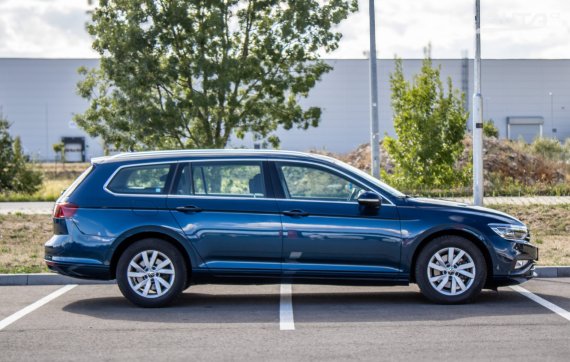 Volkswagen Passat Variant 2.0 TDI Elegance 147kW AT/7 / AJ NA SPLÁTKY / PROTIÚČET 2023 modrá