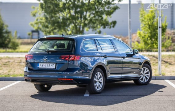 Volkswagen Passat Variant 2.0 TDI Elegance 147kW AT/7 / AJ NA SPLÁTKY / PROTIÚČET 2023 modrá