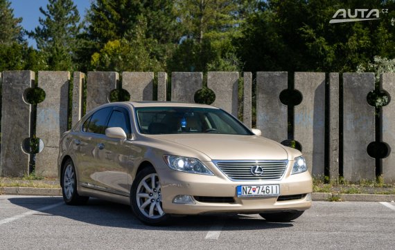 Lexus LS 460 V8 283kW / Aj na splátky a protiúčet / 2007 žlutá