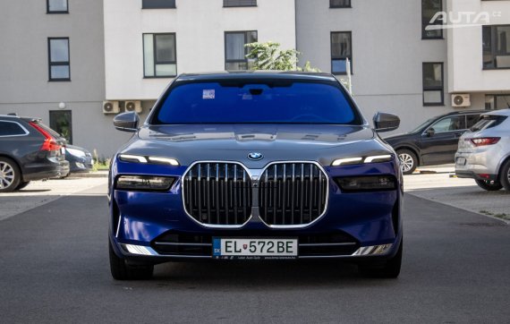 BMW Rad 7 750e xDrive A/T, 230kW, A8, 4d. / AJ NA SPLÁTKY / PROTIÚČET / 2024 šedá