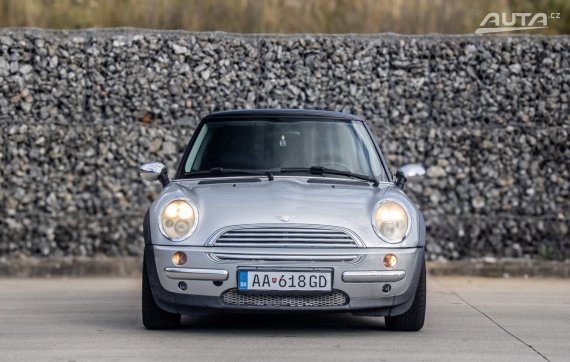 Mini One 2003 66kW MT/5 / AJ NA SPLÁTKY / PROTIÚČET 2003 stříbrná metalíza