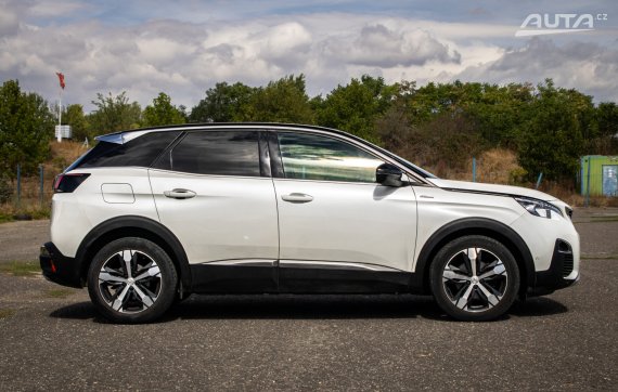 Peugeot 3008 1.6 PureTech GT-line EAT8, 133kW / AJ NA SPLÁTKY / PROTIÚČET / 2019 bílá