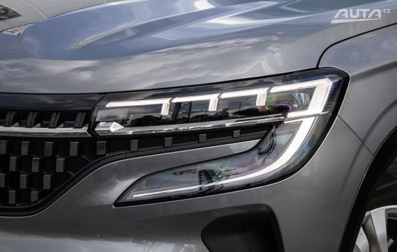 Renault Austral 1.3 mHEV CVT, 116kW (2025) / AJ NA SPLÁTKY / PROTIÚČET / 2025 šedá