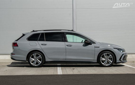 Volkswagen Golf Variant 2.0 TDI R-Line DSG / 110kW / A7 / ZÁRUKA / AJ NA SPLÁTKY / PROTIÚČET 2023 šedá