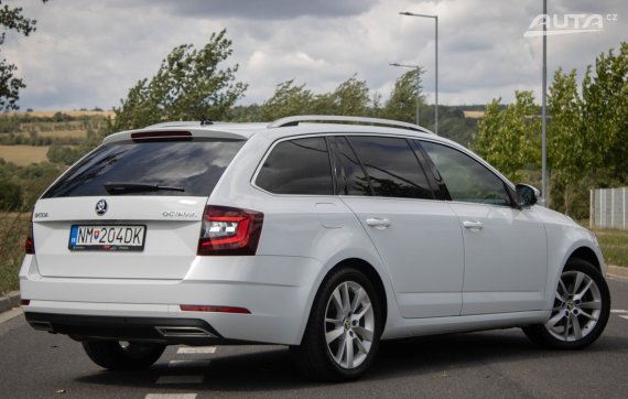 Škoda Octavia Combi 1.5 TSI DSG Style 2020 bílá