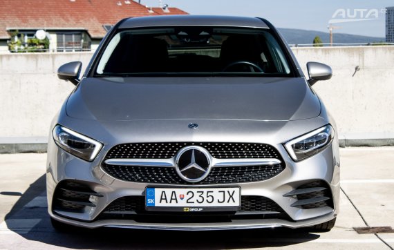Mercedes-Benz A trieda 180 /T 2019 stříbrná metalíza
