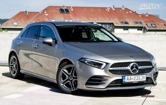 Mercedes-Benz A trieda 180 /T 2019 stříbrná metalíza