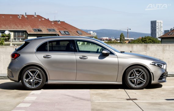 Mercedes-Benz A trieda 180 /T 2019 stříbrná metalíza